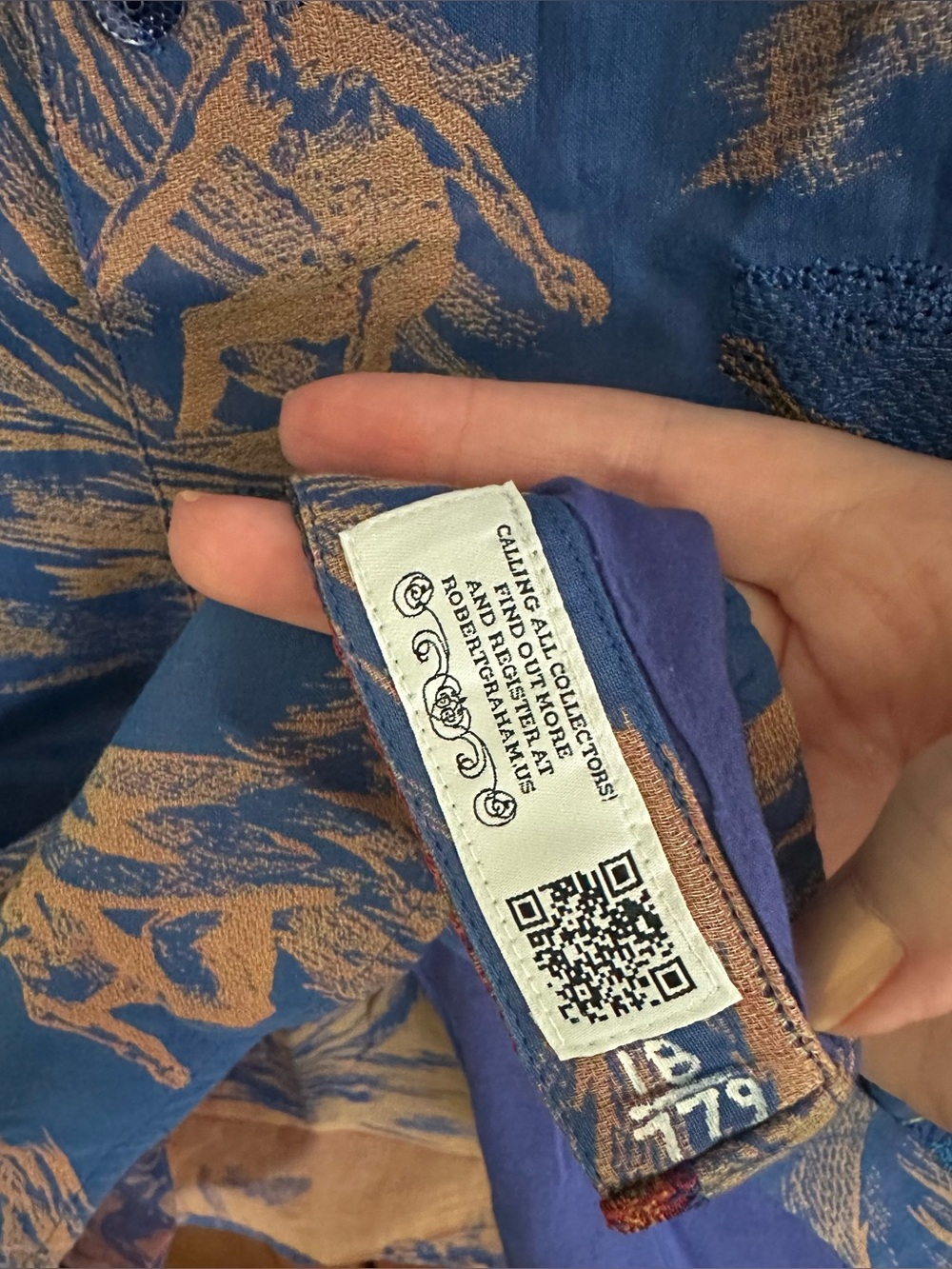 Robert Graham Limited Edition Blue Hawaiian Button Down - Picture 3 of 7